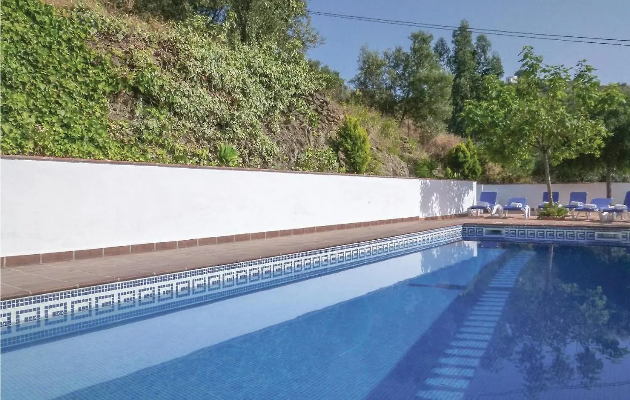 Stunning Home In Sayalonga With Wifi