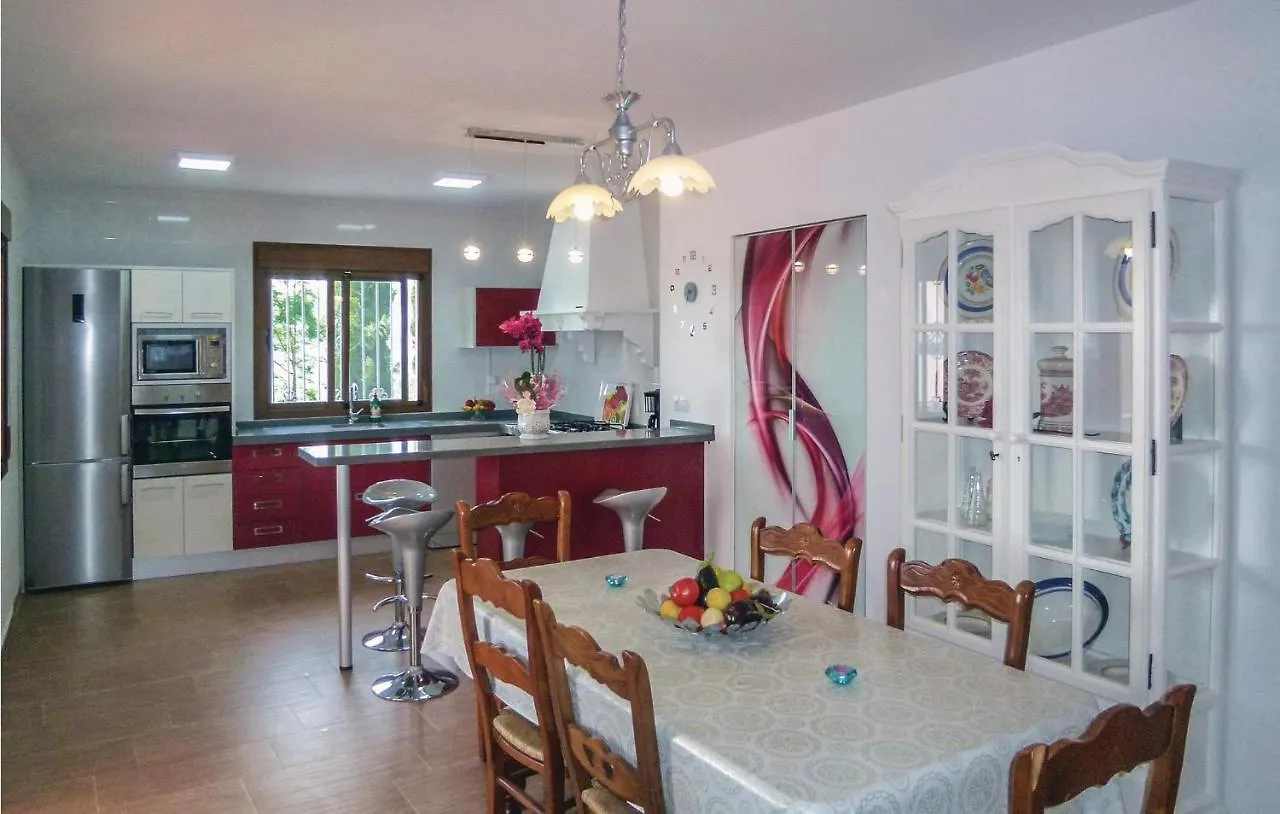 Stunning Home In Sayalonga With Wifi